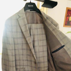 Kenneth Cole Stretch Slim Fit Nested Suit – 44L Suit Jacket + 37W Suit Pants